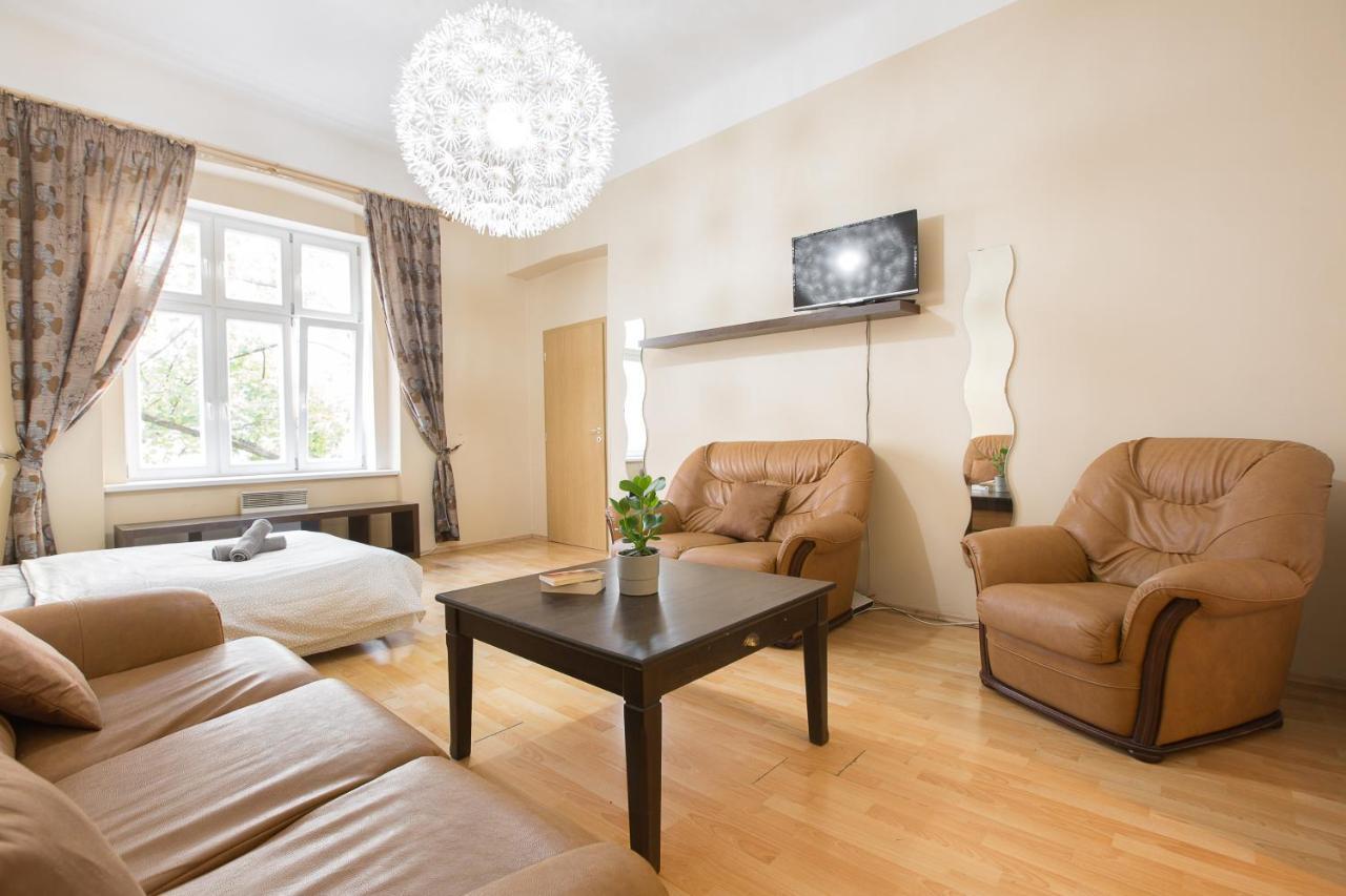 Premier Apartments Near The Museum Прага Экстерьер фото