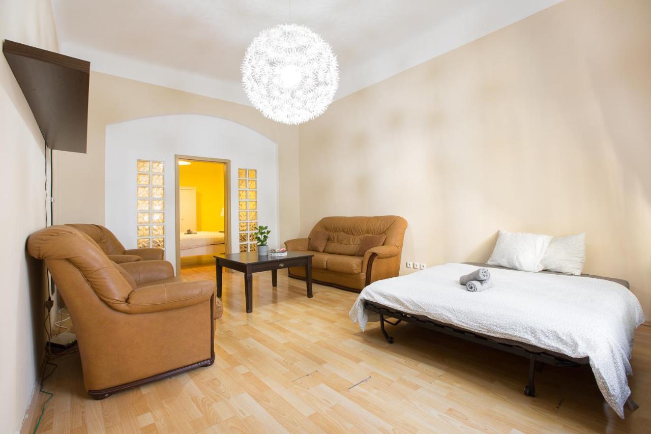 Premier Apartments Near The Museum Прага Экстерьер фото