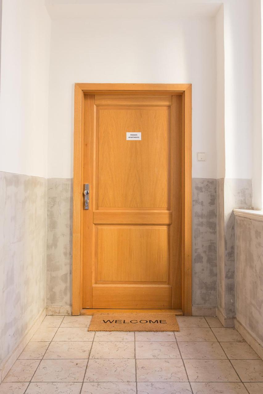 Premier Apartments Near The Museum Прага Экстерьер фото